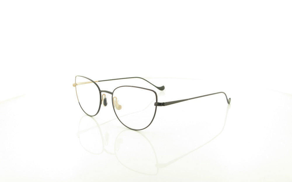 Caroline Abram  VALENTINE