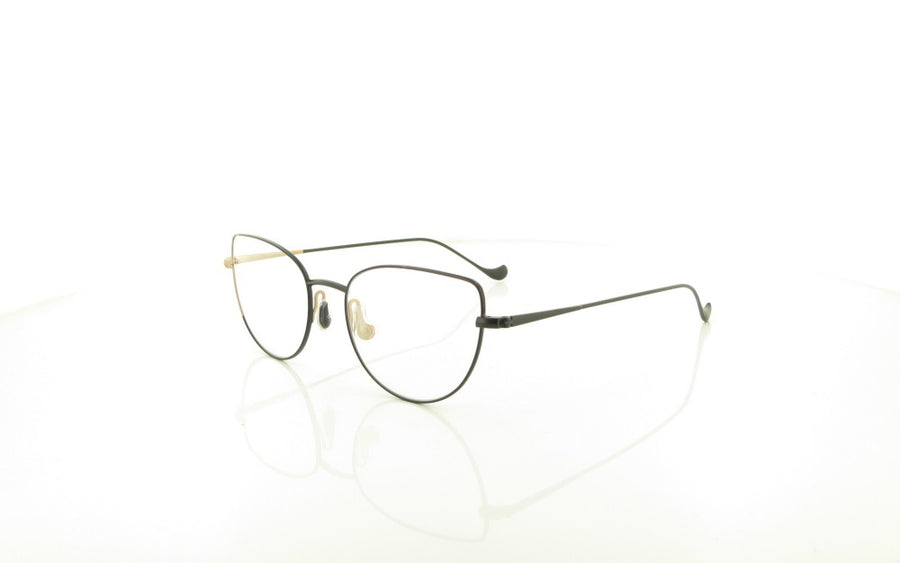 Caroline Abram  VALENTINE