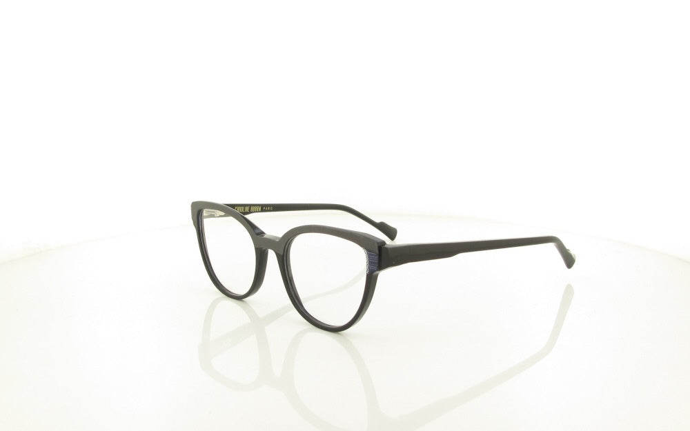 Caroline Abram  BLONDIE