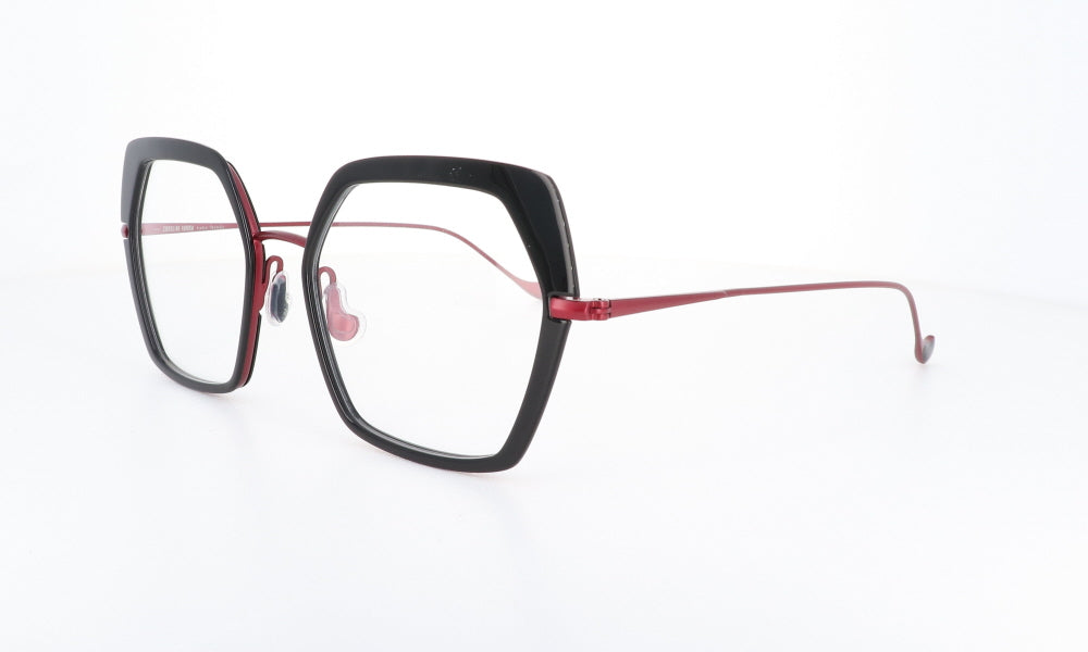 Caroline Abram  WILY