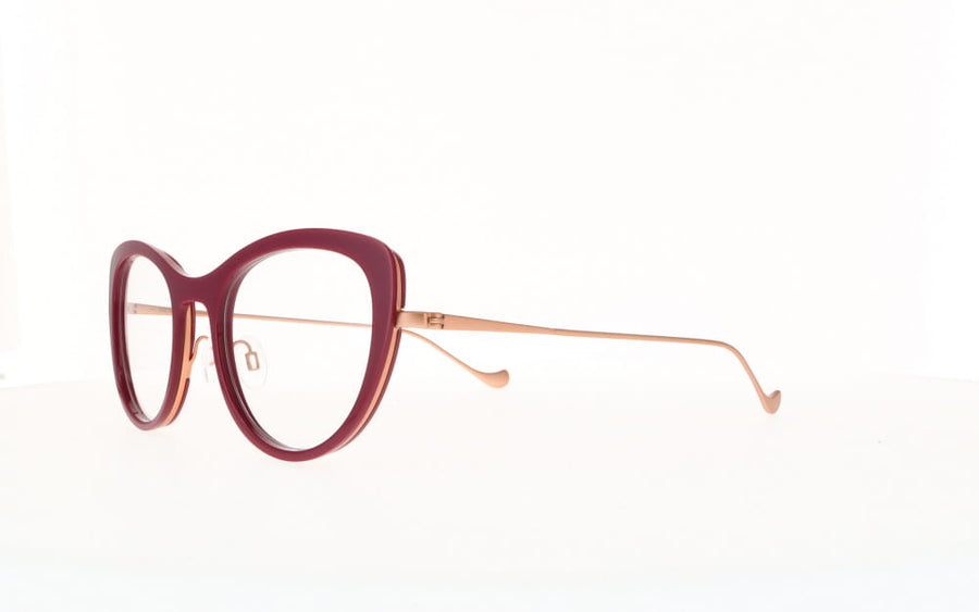 Caroline Abram  DEBBY