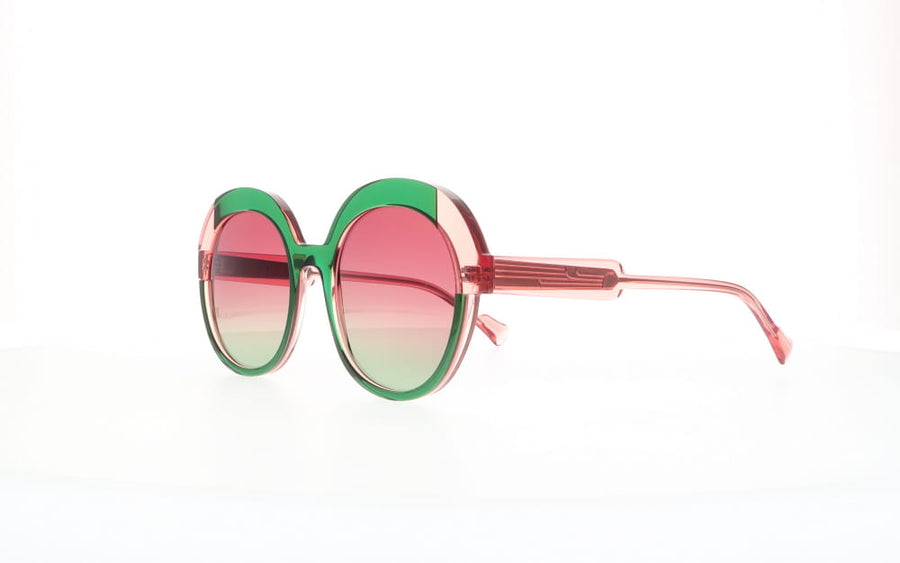 Caroline Abram  HAILEY